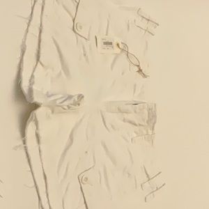 NWT GI Goods cream shorts medium